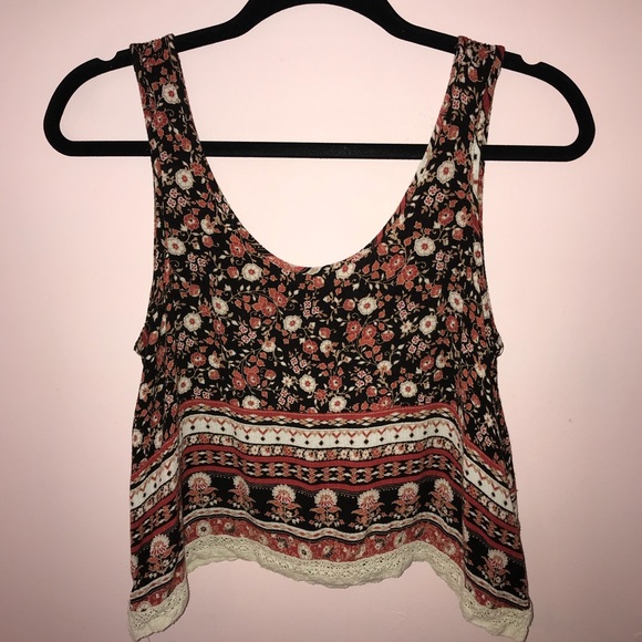 Crochet Trim Crop Top - Picture 2 of 4